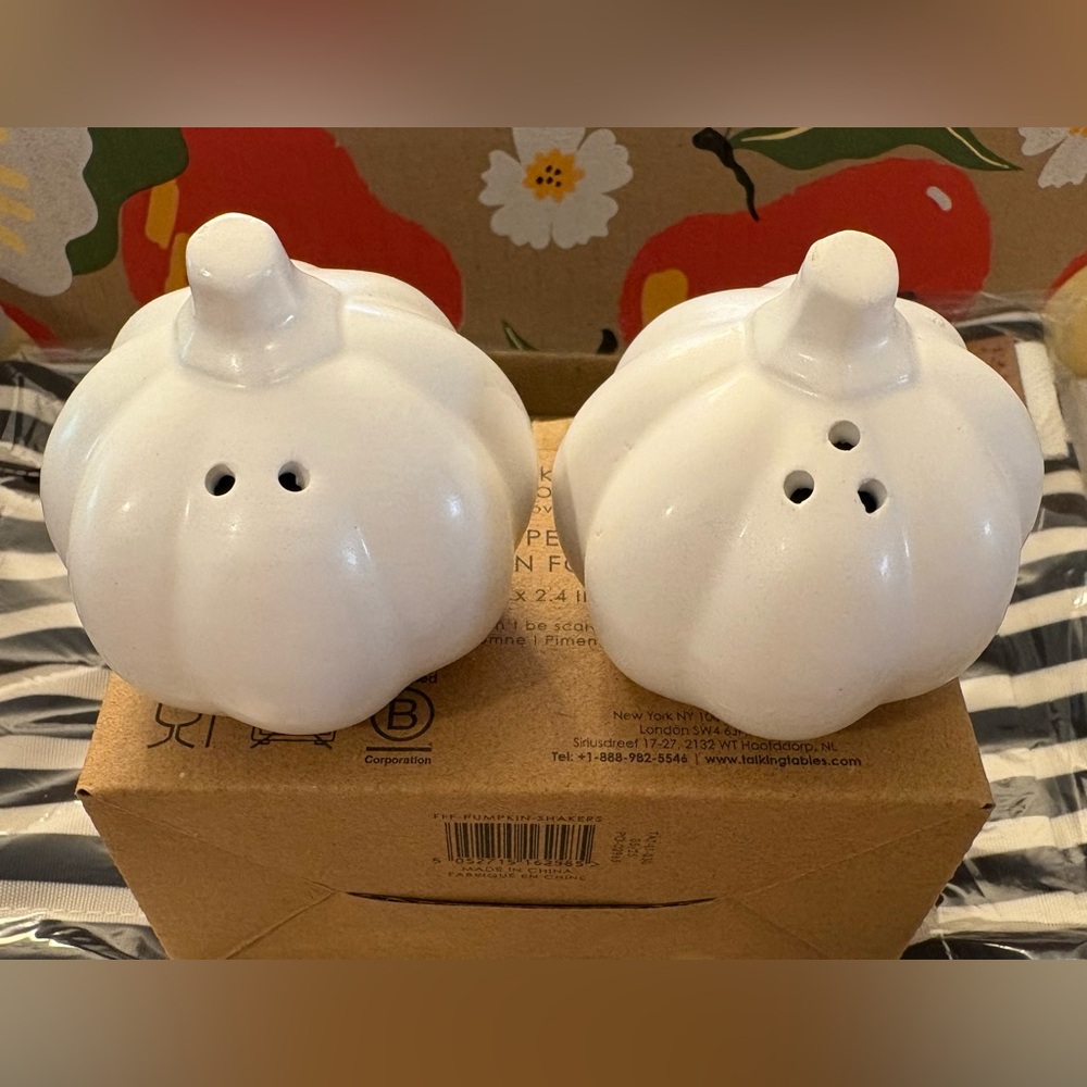 ✨✨Talking Tables Pumpkin Salt & Pepper Shakers✨✨